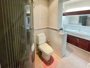 Bathroom - click for photo gallery